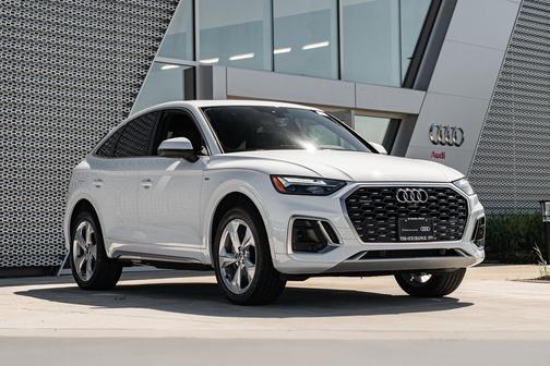 Glacier White Metallic 2023 Audi Q5 45 S line Premium