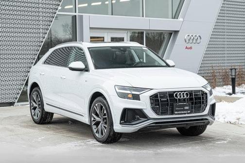 2022 Audi Q8 55 Premium Plus