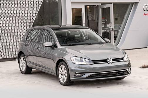 Platinum Gray Metallic 2018 Volkswagen Golf TSI SE