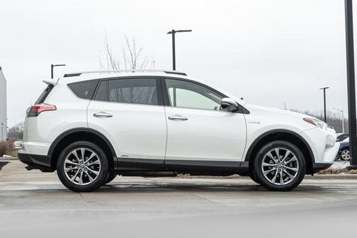 2017 Toyota RAV4 Hybrid SE