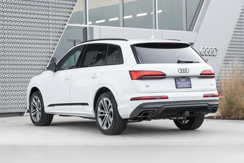 2025 Audi Q7 45 Premium Plus