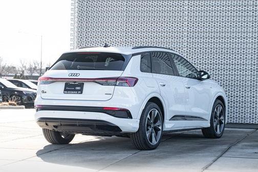 2024 Audi Q4 e-tron Premium Plus 55 quattro