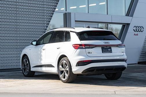 2024 Audi Q4 e-tron Premium Plus 55 quattro