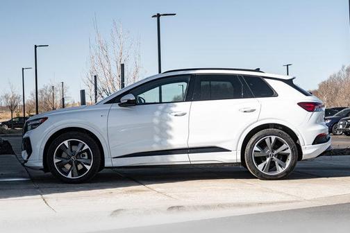 2024 Audi Q4 e-tron Premium Plus 55 quattro