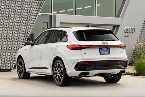 Glacier 2026 Audi Q5 Prestige TFSI quattro S tronic