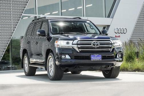 2016 Toyota Land Cruiser Base