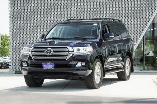 2016 Toyota Land Cruiser Base