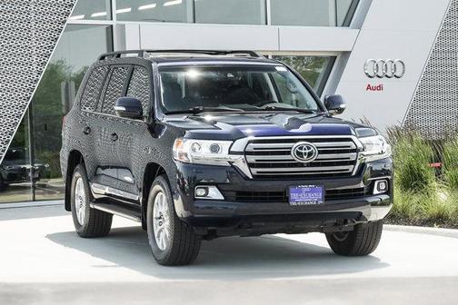 2016 Toyota Land Cruiser Base