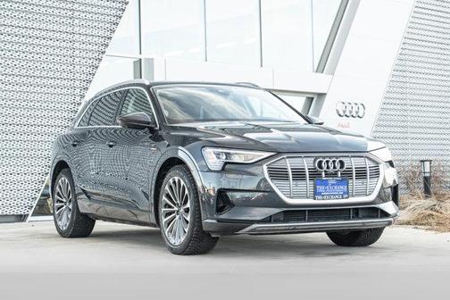 2019 Audi e-tron Premium Plus