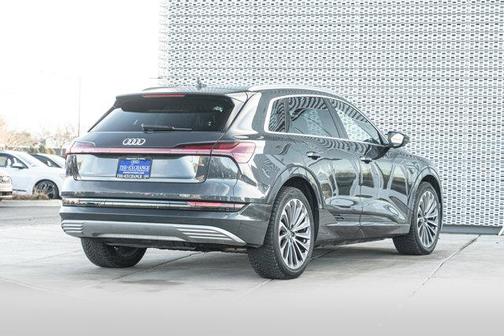 2019 Audi e-tron Premium Plus