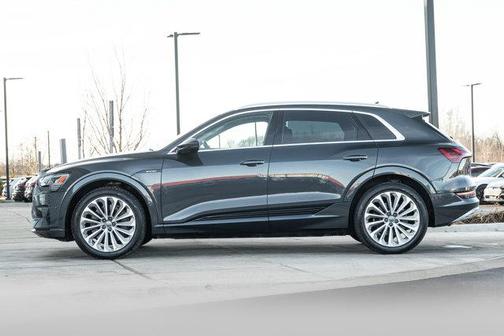 2019 Audi e-tron Premium Plus