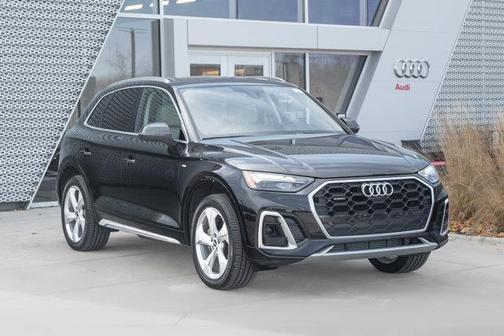 2022 Audi Q5 45 S line Premium Plus
