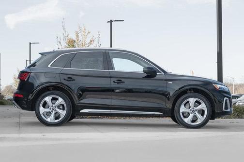 2022 Audi Q5 45 S line Premium Plus