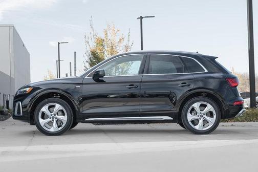 2022 Audi Q5 45 S line Premium Plus