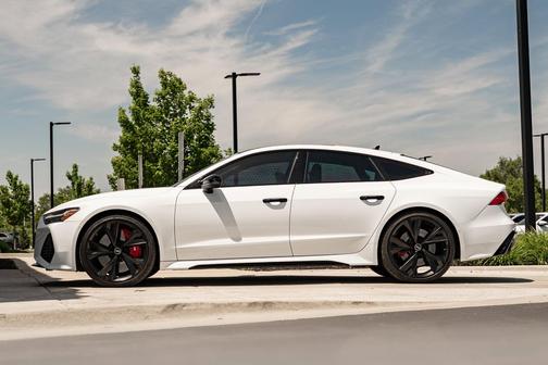 Glacier White Metallic 2022 Audi RS 7 4.0T