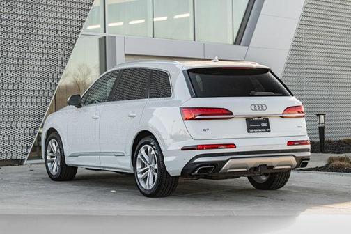 2025 Audi Q7 55 Premium Plus