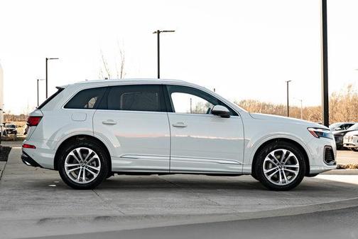 2025 Audi Q7 55 Premium Plus