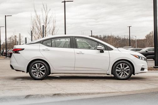 2021 Nissan Versa 1.6 SV