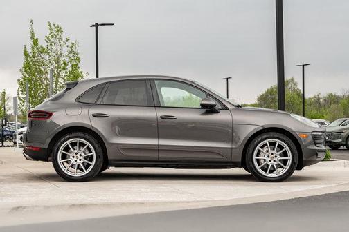 Agate Gray Metallic 2015 Porsche Macan Macan S