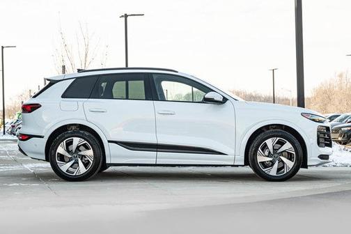 2025 Audi Q6 e-tron Premium Plus quattro