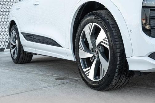 2025 Audi Q6 e-tron Premium Plus quattro