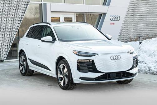 2025 Audi Q6 e-tron Premium Plus quattro