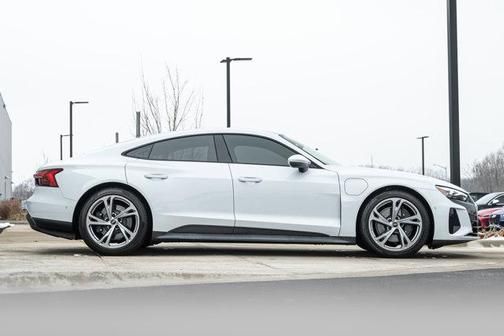 2023 Audi e-tron GT Prestige quattro