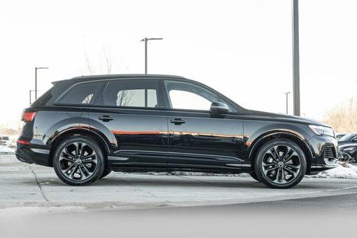 2025 Audi Q7 55 Premium Plus