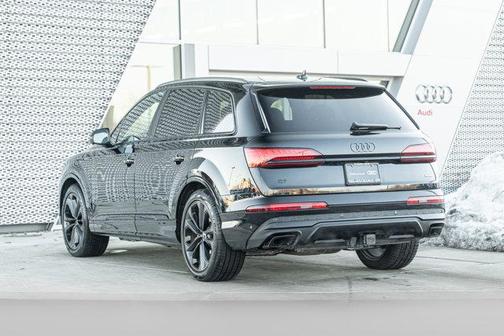 2025 Audi Q7 55 Premium Plus