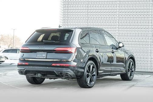 2025 Audi Q7 55 Premium Plus