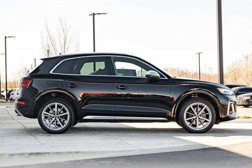 Mythos Black Metallic 2023 Audi SQ5 3.0T Premium Plus
