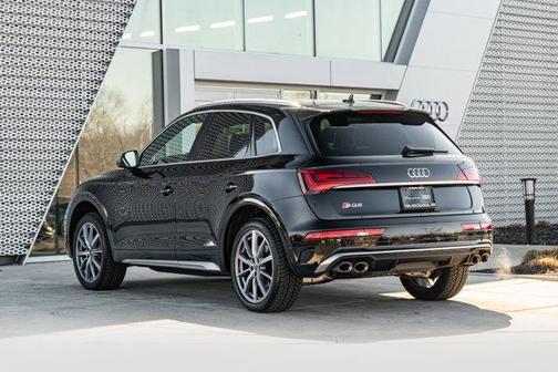 Mythos Black Metallic 2023 Audi SQ5 3.0T Premium Plus