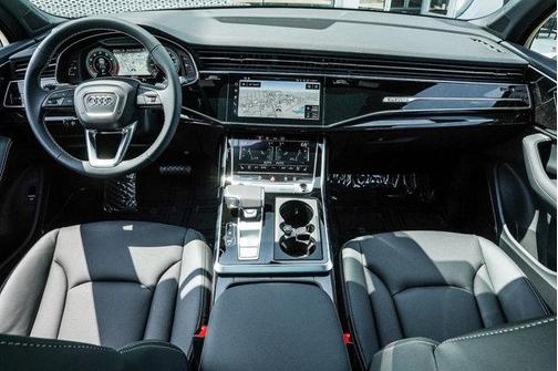 2025 Audi Q7 55 Premium Plus