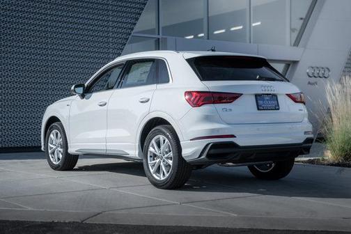 2025 Audi Q3 Premium 45 TFSI S line quattro Tiptronic