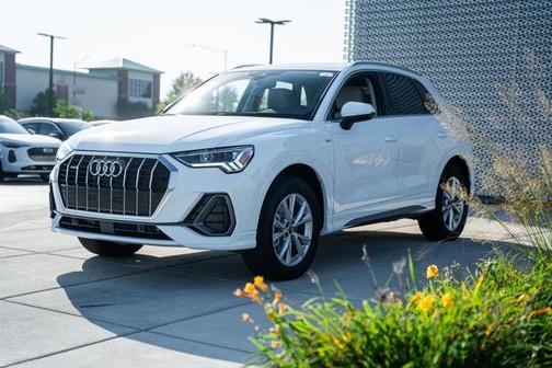 2025 Audi Q3 Premium 45 TFSI S line quattro Tiptronic