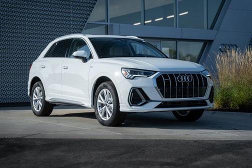 2025 Audi Q3 Premium 45 TFSI S line quattro Tiptronic