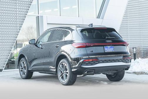 2025 Audi Q5 Premium TFSI quattro S tronic