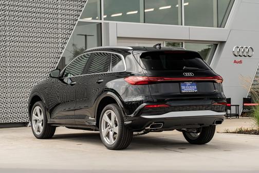Mythos 2026 Audi Q5 Premium Plus TFSI quattro S tronic