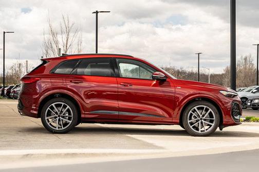 Grenadine 2026 Audi Q5 Prestige TFSI quattro S tronic