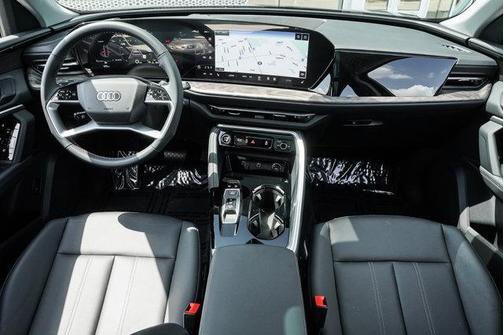 2025 Audi Q5 Premium