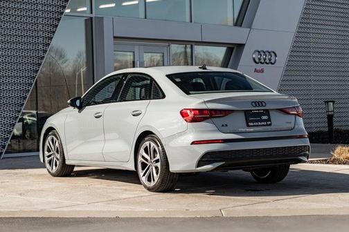 Arrow Gray Pearl Effect 2025 Audi A3 Premium