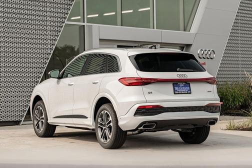 Glacier 2026 Audi Q5 Premium Plus TFSI quattro S tronic
