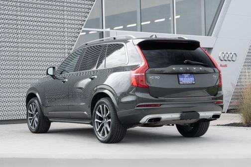2018 Volvo XC90 T6 Momentum