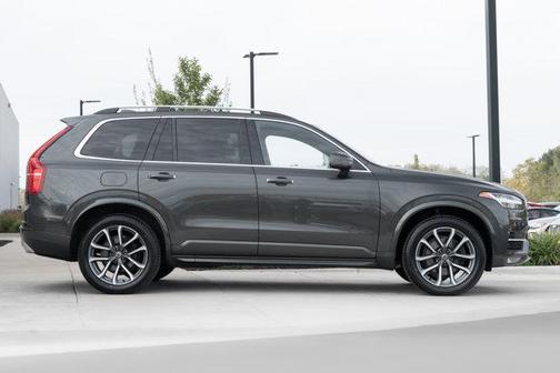 2018 Volvo XC90 T6 Momentum