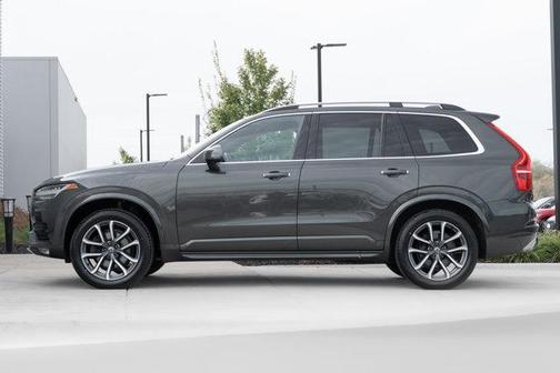 2018 Volvo XC90 T6 Momentum