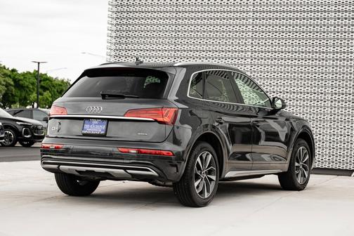 Gray Metallic 2021 Audi Q5 45 Premium Plus