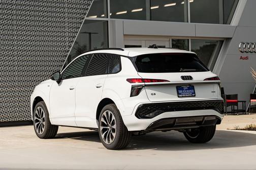 Glacier 2026 Audi Q3 TFSI quattro S tronic