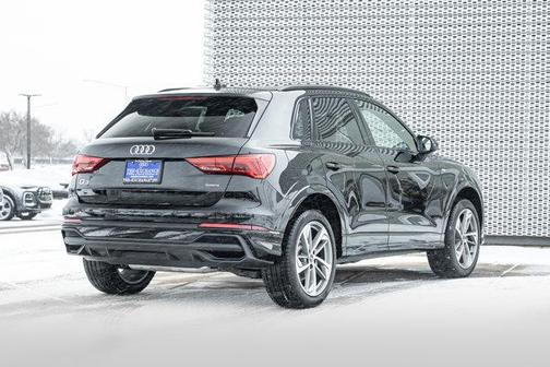 2025 Audi Q3 Premium 45 TFSI S line quattro Tiptronic