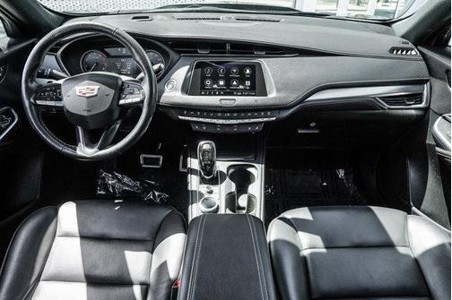 2020 Cadillac XT4 Premium Luxury