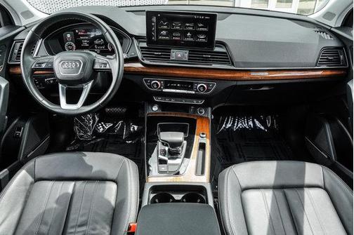 2023 Audi Q5 45 S line Premium Plus